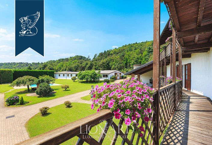 Image No.3-Ferme de 13 chambres à vendre à Novara