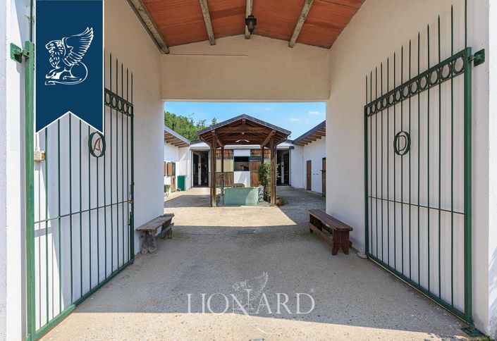 Image No.8-Ferme de 13 chambres à vendre à Novara