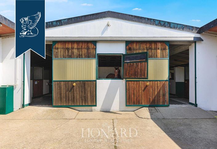 Image No.9-Ferme de 13 chambres à vendre à Novara