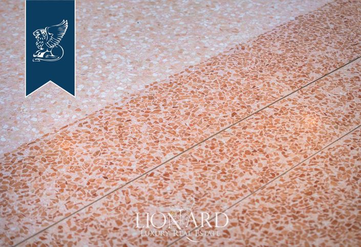 Image No.27-5 Bed Villa for sale