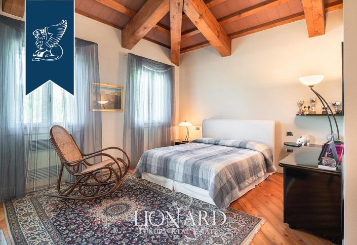 Image No.42-5 Bed Villa for sale