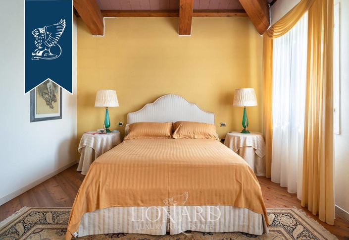 Image No.44-5 Bed Villa for sale