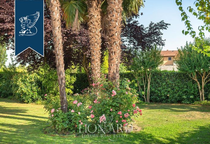 Image No.48-5 Bed Villa for sale