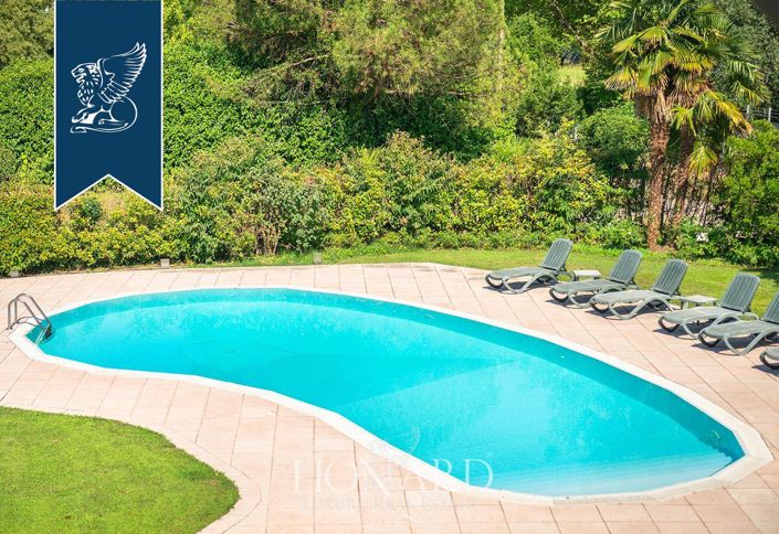 Image No.8-5 Bed Villa for sale