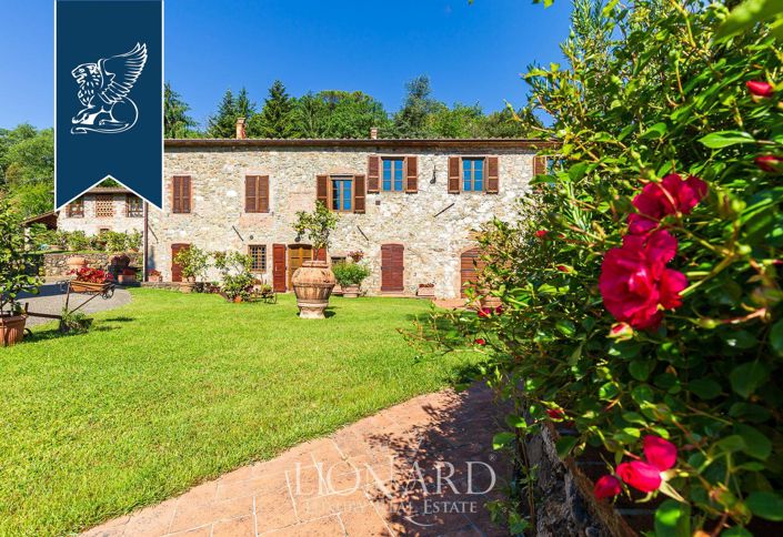 Image No.12-Maison de campagne de 12 chambres à vendre à Lucca