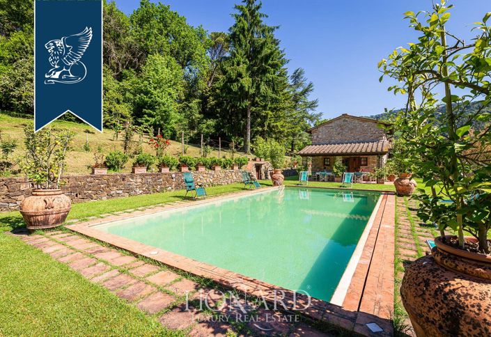 Image No.20-Maison de campagne de 12 chambres à vendre à Lucca