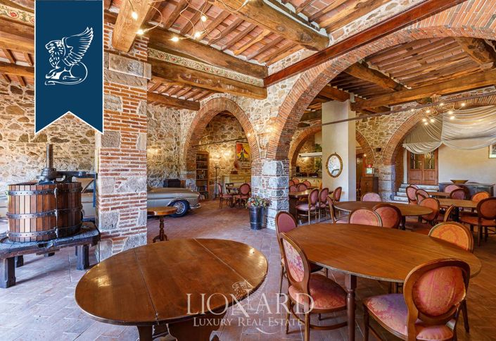 Image No.59-Maison de campagne de 12 chambres à vendre à Lucca