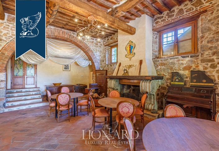 Image No.60-Maison de campagne de 12 chambres à vendre à Lucca