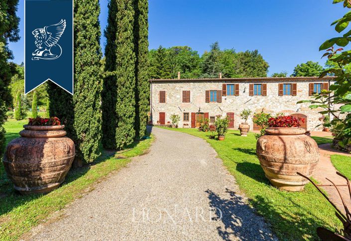 Image No.8-Maison de campagne de 12 chambres à vendre à Lucca