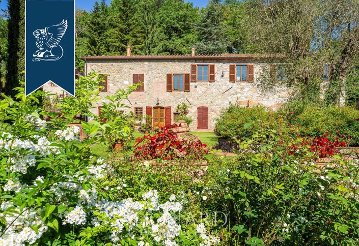 Image No.9-Maison de campagne de 12 chambres à vendre à Lucca