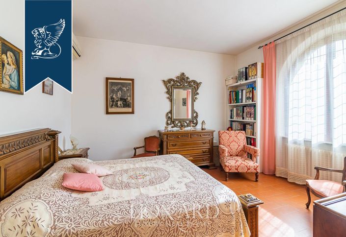 Image No.33-5 Bed Villa for sale