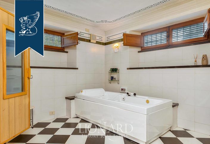 Image No.2-5 Bed Villa for sale