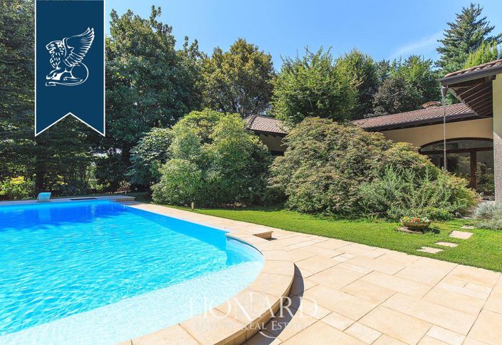 Image No.10-5 Bed Villa for sale