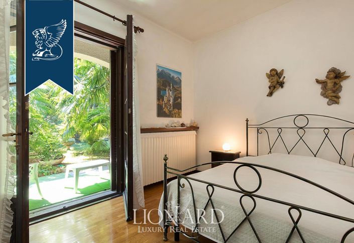 Image No.42-5 Bed Villa for sale