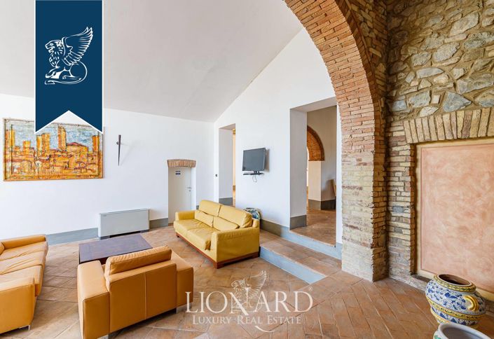 Image No.20-Ferme de 7 chambres à vendre à San Gimignano