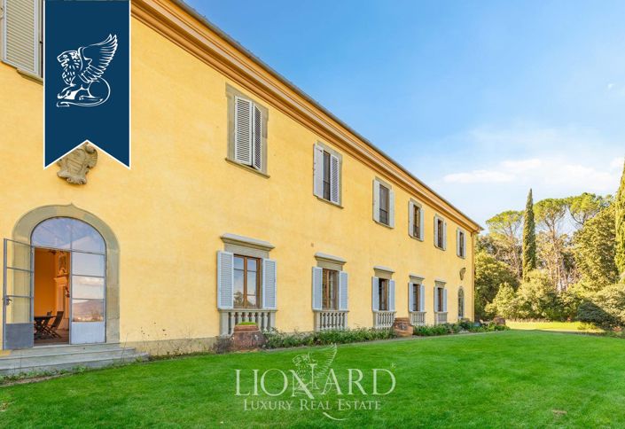 Image No.12-10 Bed Villa for sale