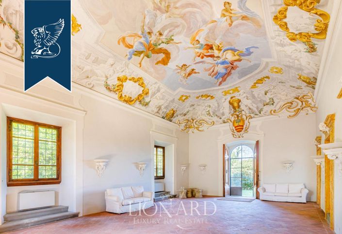 Image No.18-10 Bed Villa for sale