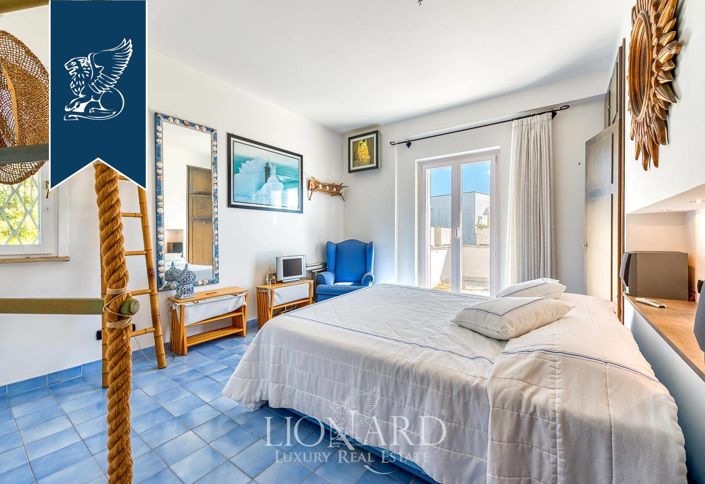 Image No.12-6 Bed Villa for sale