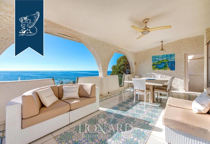 Image No.2-6 Bed Villa for sale