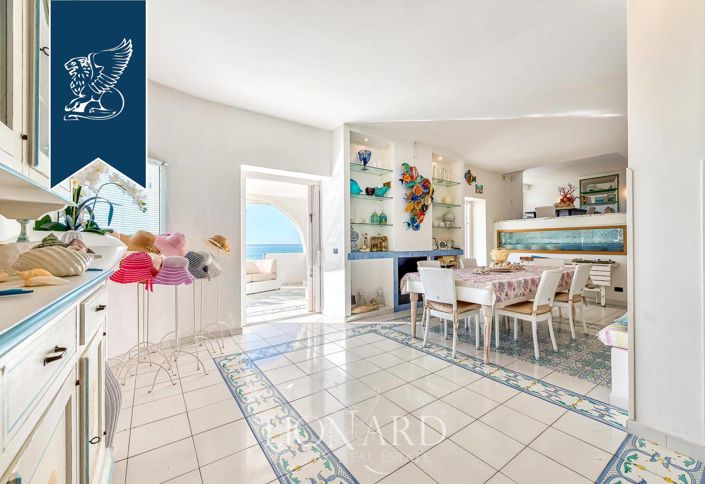 Image No.3-6 Bed Villa for sale