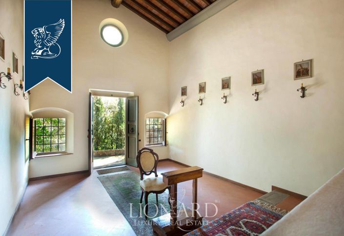 Image No.9-14 Bed Villa for sale