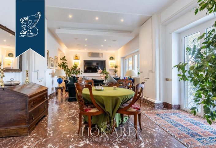 Image No.8-6 Bed Villa for sale