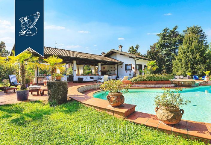 Image No.2-4 Bed Villa for sale