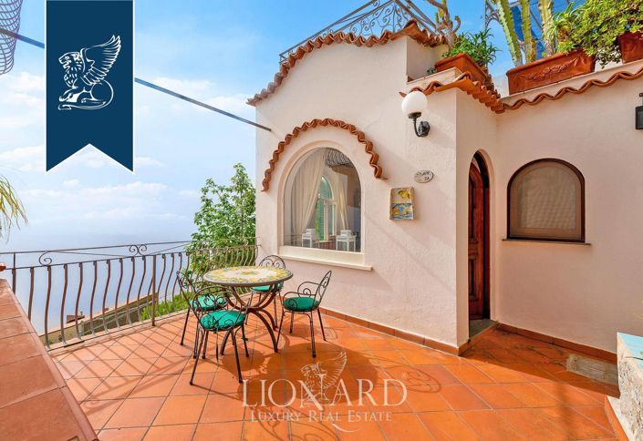 Image No.12-Villa de 8 chambres à vendre à Salerno