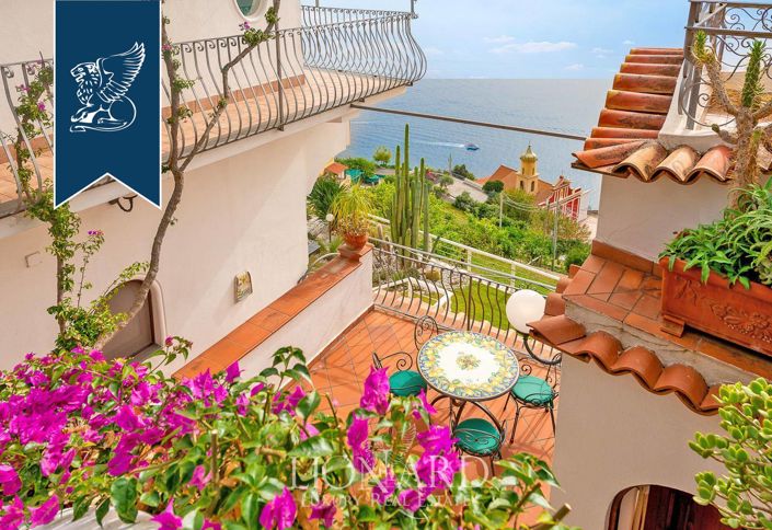 Image No.14-Villa de 8 chambres à vendre à Salerno