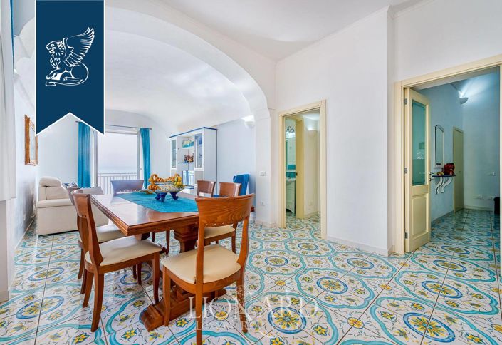 Image No.18-Villa de 8 chambres à vendre à Salerno