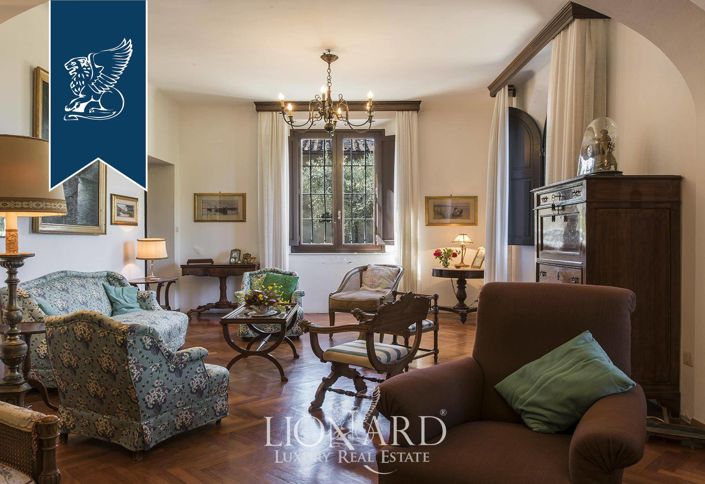 Image No.10-10 Bed Villa for sale