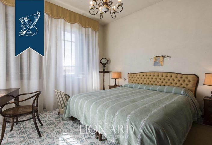 Image No.16-10 Bed Villa for sale