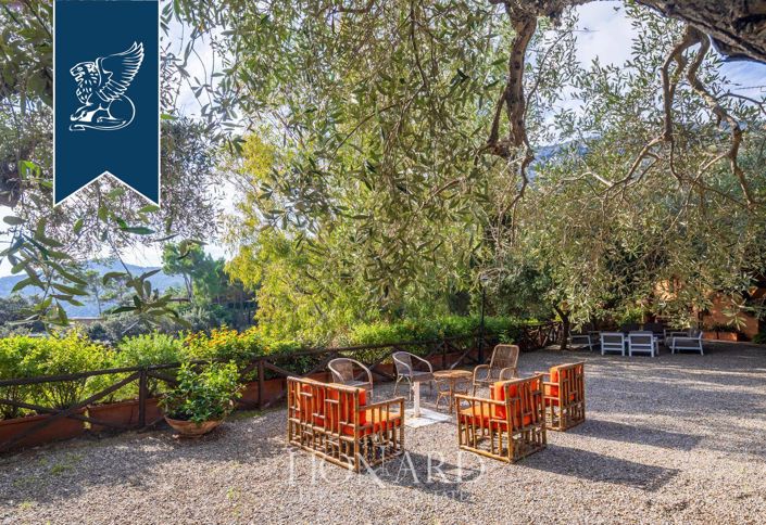 Image No.10-10 Bed Villa for sale