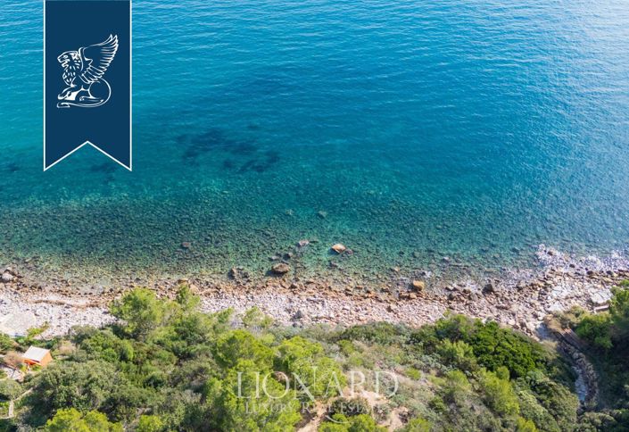 Image No.8-10 Bed Villa for sale