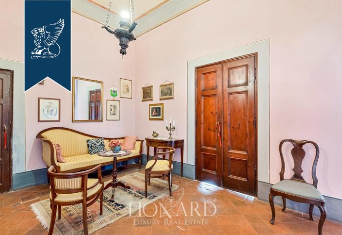 Image No.20-11 Bed Villa for sale