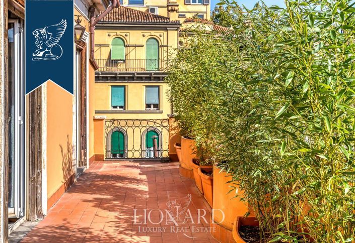 Image No.13-6 Bed Apartment for sale