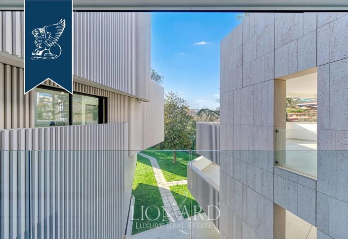 Image No.11-12 Bed Villa for sale