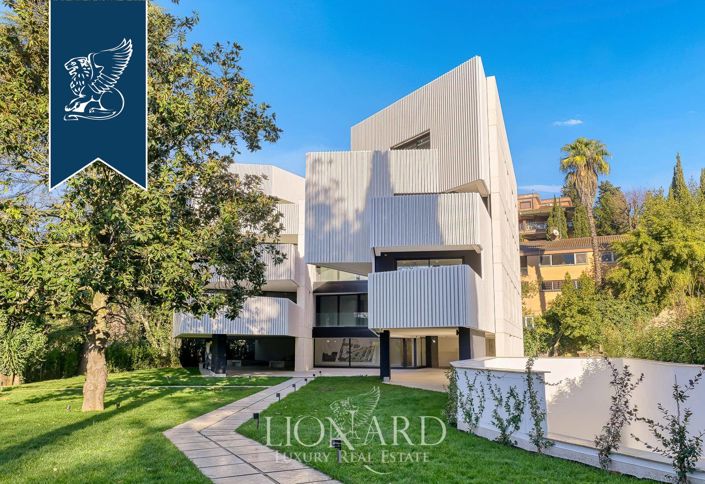 Image No.2-12 Bed Villa for sale