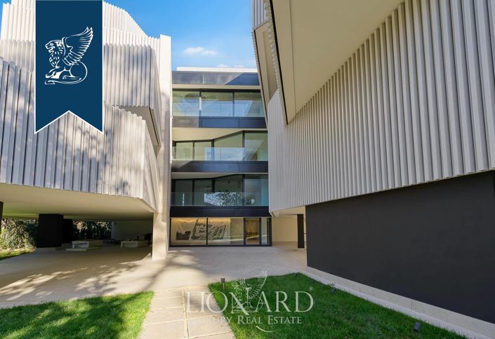 Image No.3-12 Bed Villa for sale