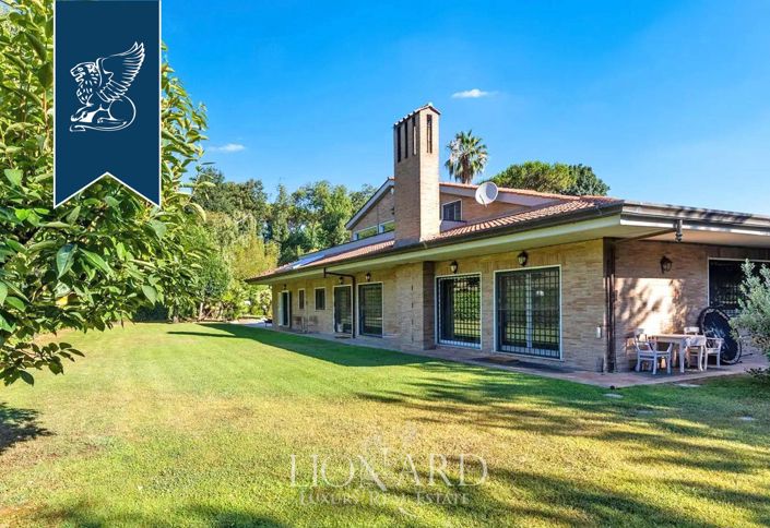 Image No.2-10 Bed Villa for sale