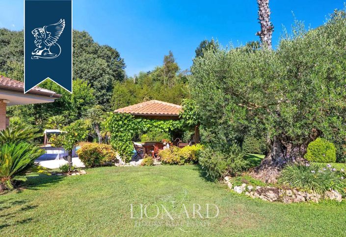 Image No.9-10 Bed Villa for sale