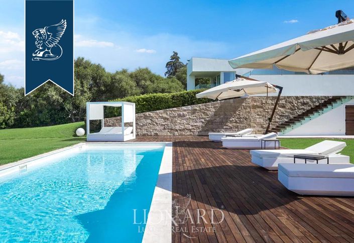 Image No.4-7 Bed Villa for sale