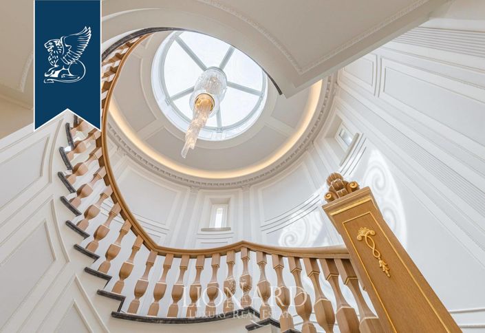 Image No.13-5 Bed Property for sale