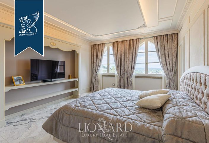 Image No.15-5 Bed Property for sale