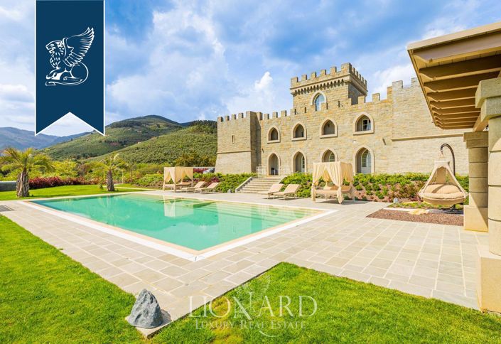 Image No.4-5 Bed Property for sale