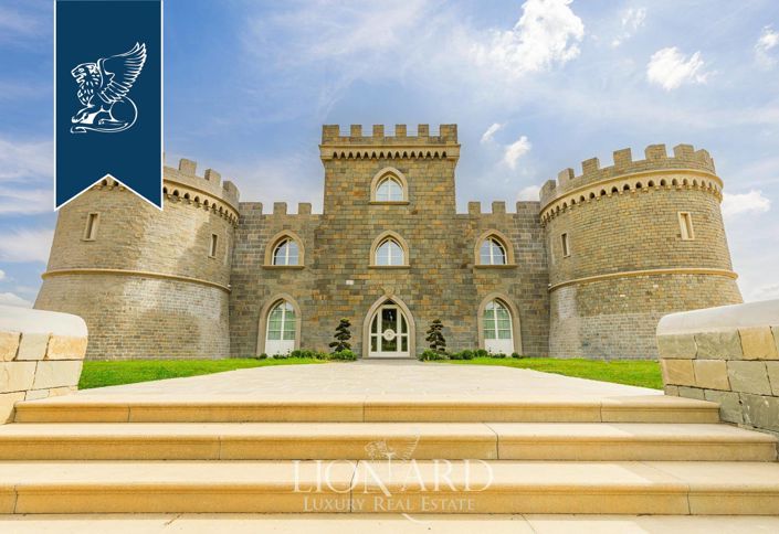 Image No.6-5 Bed Property for sale