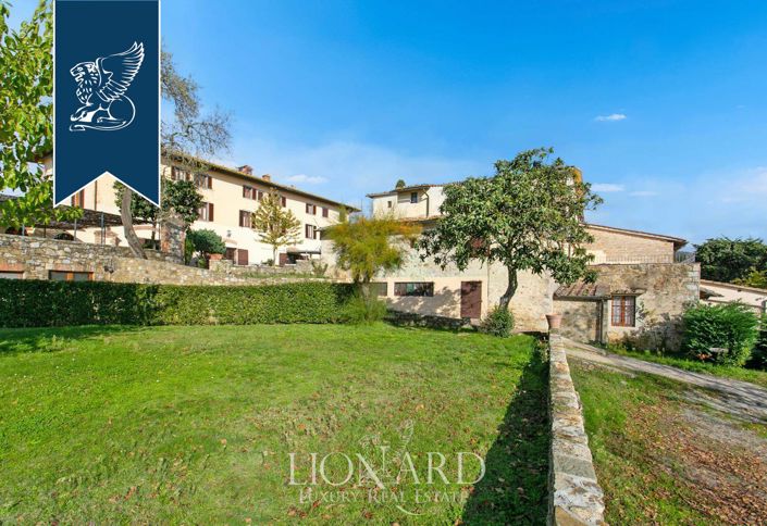 Image No.8-25 Bed Villa for sale