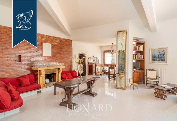 Image No.12-5 Bed Villa for sale