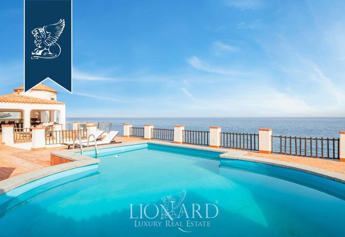 Image No.2-5 Bed Villa for sale