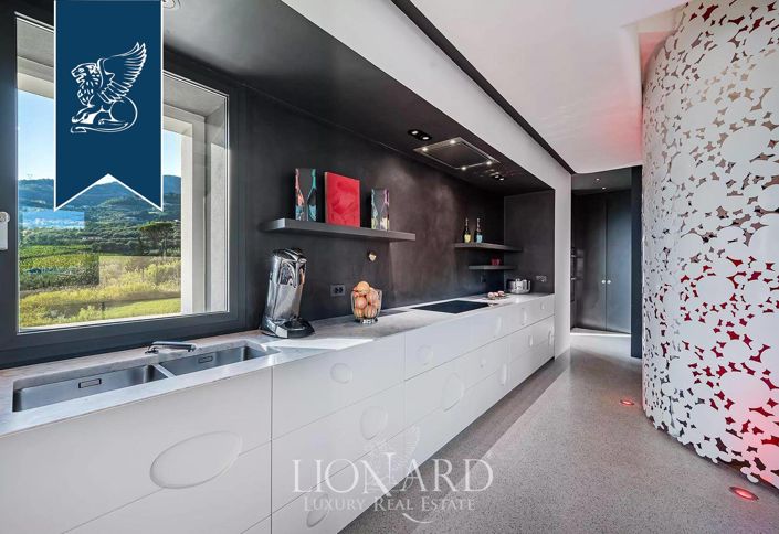 Image No.20-5 Bed Villa for sale